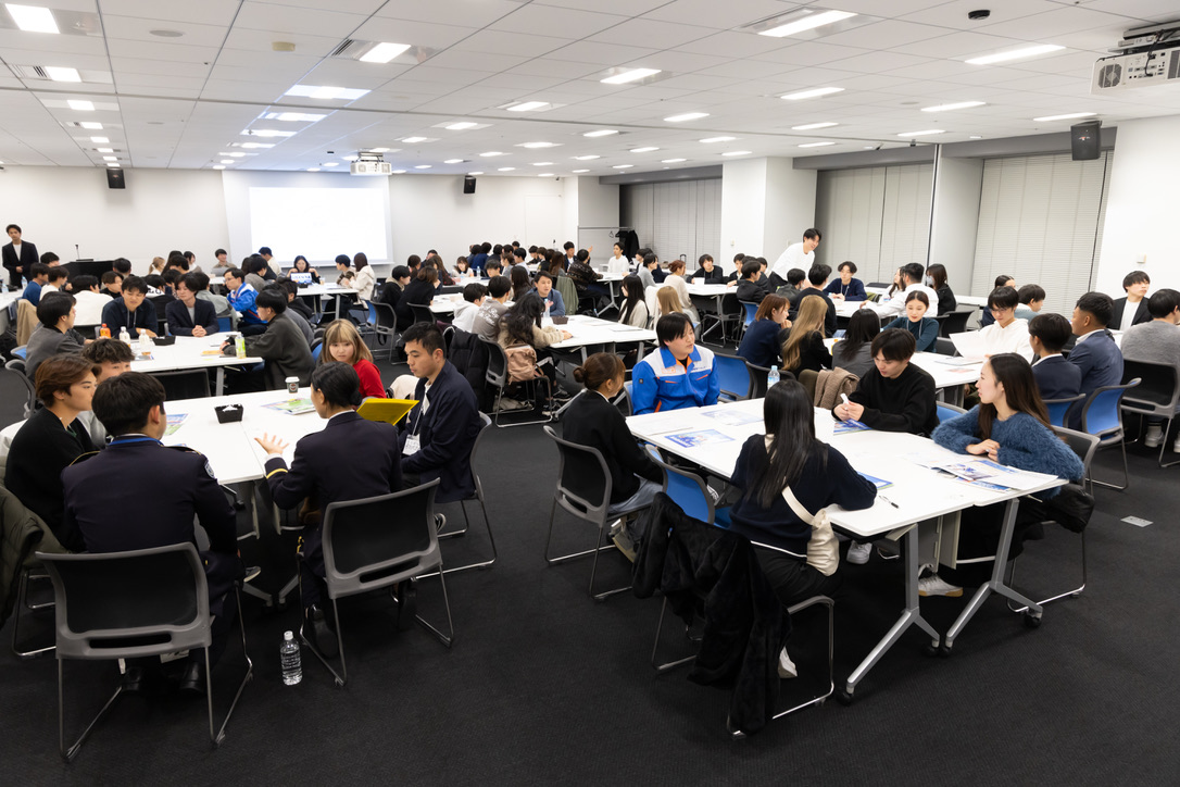 メイン会場での企業説明会の全体様子