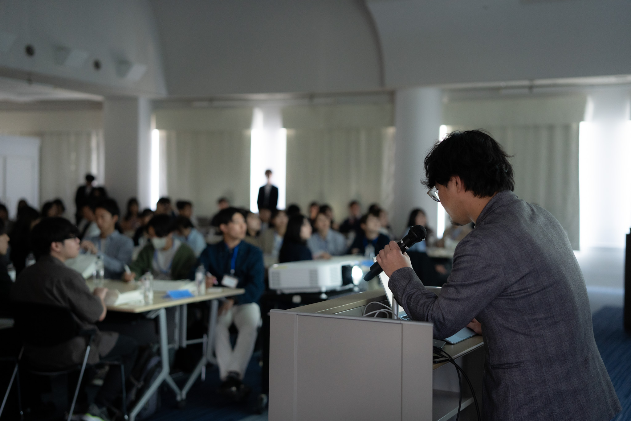 グレースーツの企業担当者によるプレゼンテーション